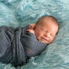 Cosa sognano i neonati quando dormono? Come capirlo se ridono o piangono