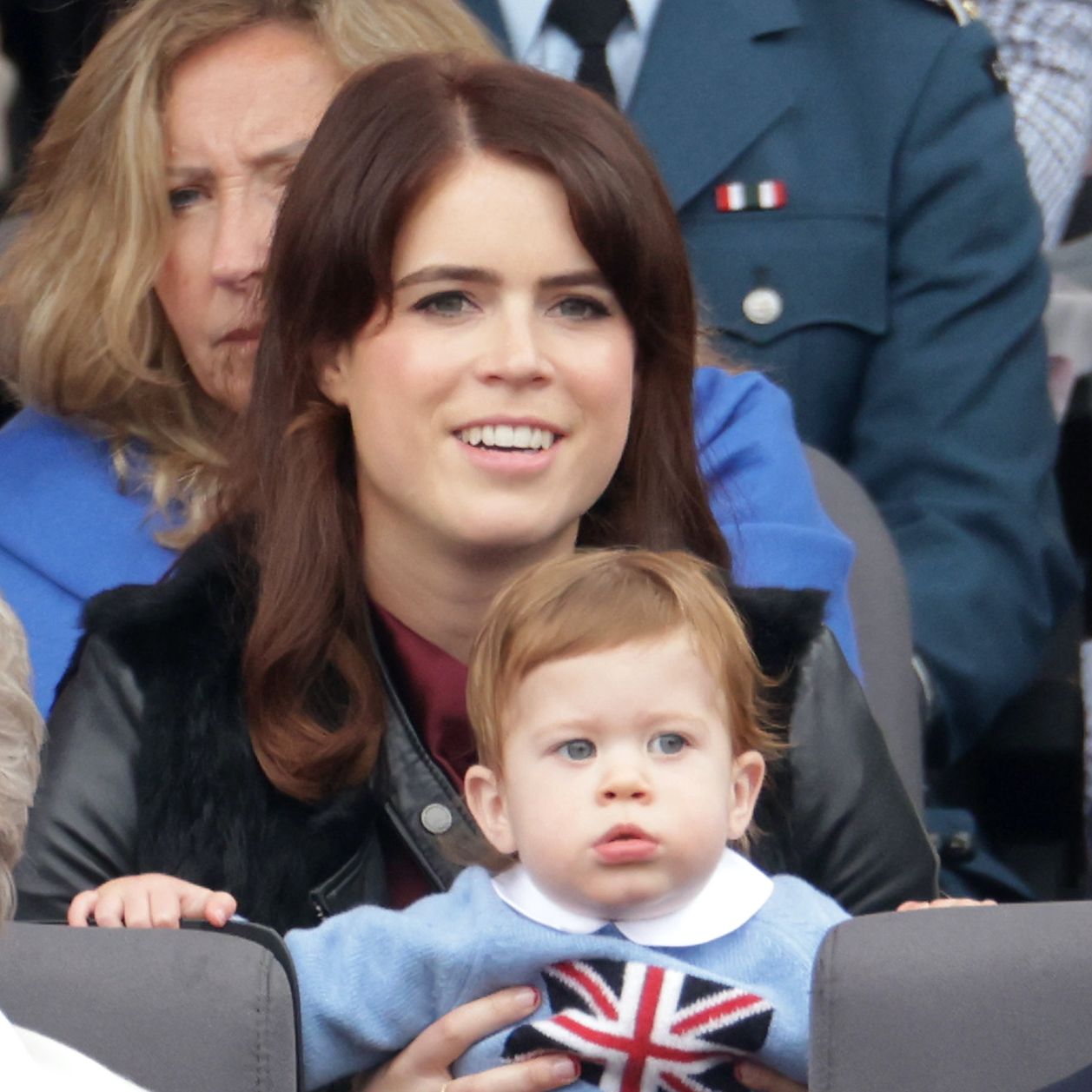 Trop chou ! Le fils de la princesse Eugénie est le sosie d'Archie, le fils de Meghan et Harry