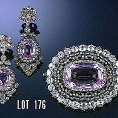 Camila Parker Bowles: ¿su  collar de perlas es el mismo que usó la princesa Diana con su Revenge Dress?