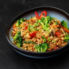 Cyril Lignac partage sa recette facile et croquante de wok de légumes