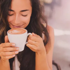 La mejor hora para disfrutar de tu café matutino según la ciencia: ¡No es lo que piensas!