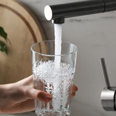 Si vous n’aimez pas le goût de l’eau du robinet, cette astuce va grandement vous aider