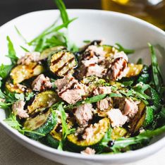 Tous en cuisine : cette recette de salade aux courgettes et thon de Cyril Lignac deviendra vite votre indispensable !