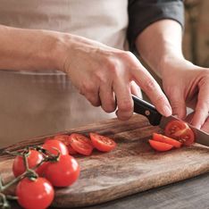 Tomates : le seul couteau de votre cuisine que vous devriez utiliser pour les couper sans les écraser, c’est celui-ci !
