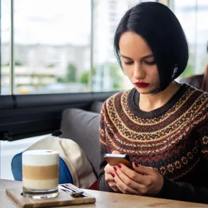 Cómo identificar si una persona te está haciendo ghosting y cómo deberías reaccionar