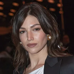 Úrsula Corberó abre su corazón y habla sobre su infancia marcada por una enfermedad y el bullying