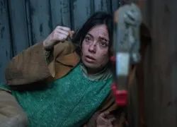 Anna Castillo se sumerge en una odisea de supervivencia en la nueva película de Netflix, 'Nowhere'
