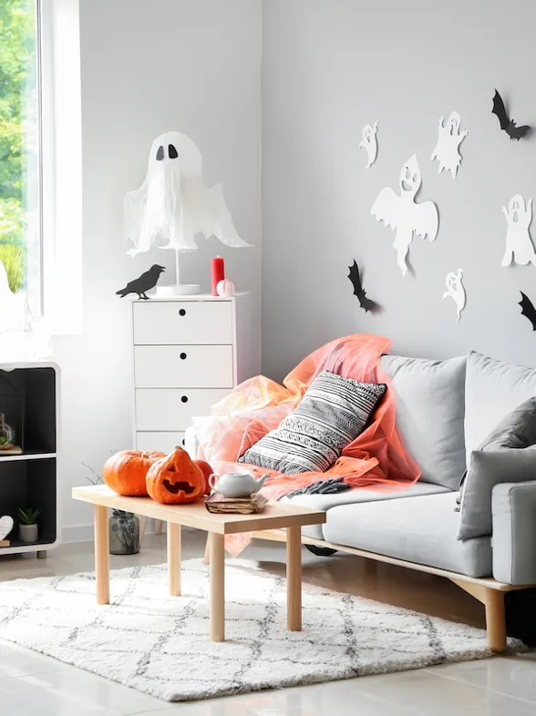 Decoración Halloween fácil de hacer: Fantasmas con luz para adornar la mesa