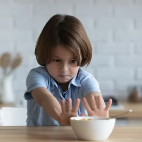 ¿Tu hijo es quisquilloso para comer? Descubre cómo esto impacta en su futuro