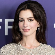 Anne Hathaway impacta con su look de protesta: Solidaridad con las mujeres de Irán