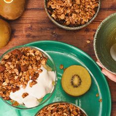 Cette recette de granola yaourt et kiwi jaune Zespri™ Sungold™ est celle qu’il vous faut pour votre petit déjeuner
