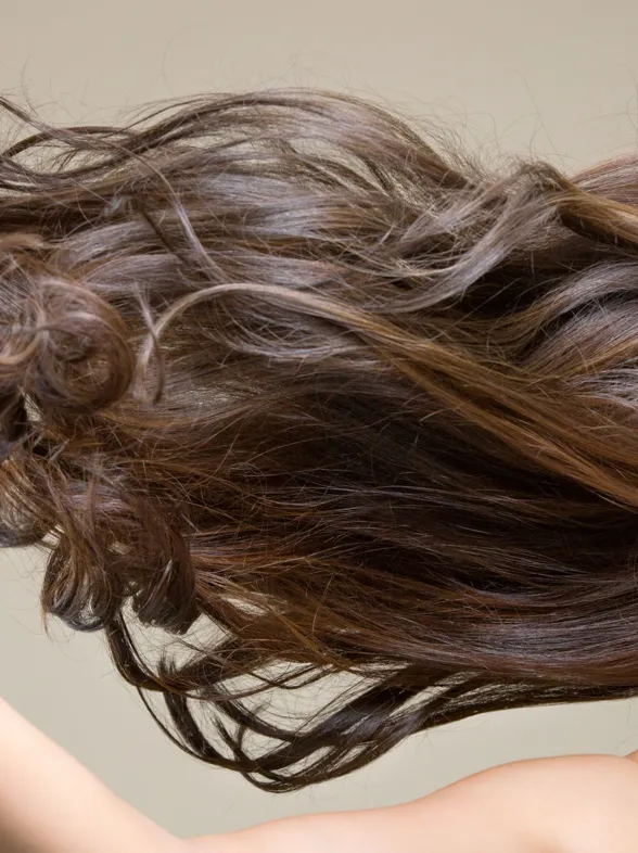 Descubre el secreto de la Biotina para un cabello más fuerte y saludable: ¡Todo lo que debes saber!