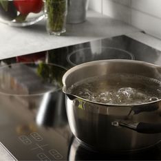Voici l'astuce simple et efficace pour que l'eau ne déborde plus de la casserole