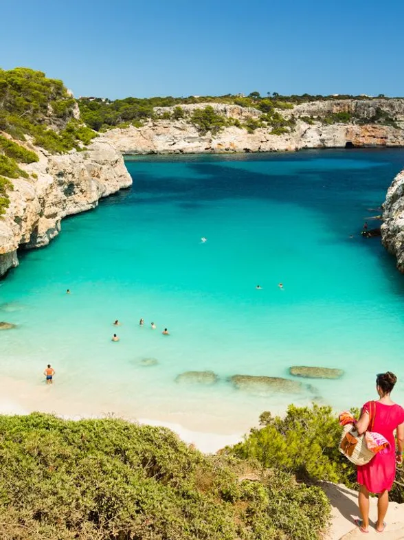 Lujo sostenible en Mallorca y ecoturismo de ensueño en Asturias: los destinos estrella de 2024 según Condé Nast Traveler