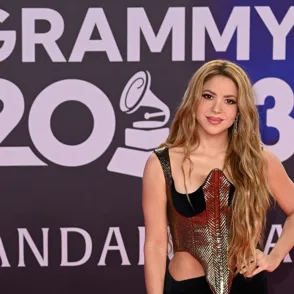 Shakira deslumbra en los Latin Grammy 2023 con Acróstico, pero ¿qué ocurre detrás del escenario?