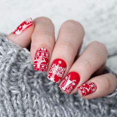 Inspírate con los increíbles diseños de uñas que son tendencia para esta navidad