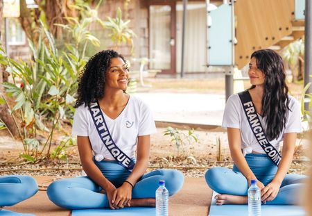 Miss France 2024 : sous le coup de l’émotion, plusieurs candidates relâchent la pression en Guyane