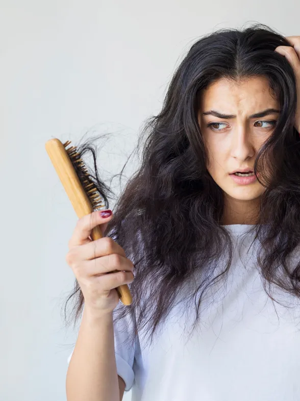 ¿Tu pelo está perdiendo su fuerza? Estas vitaminas te ayudarán