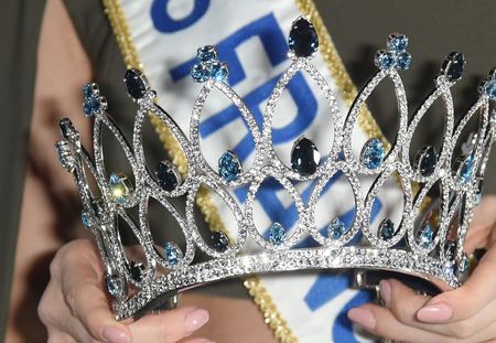 Miss France 2024 : 5 chiffres fous sur la cérémonie, du nombre de costumes à la hauteur vertigineuse des talons