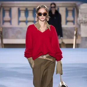 Rojo y marrón: la combinación inesperada que arrasa este invierno