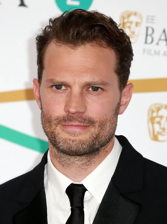 Jamie Dornan estuvo hospitalizado por ataque cardíaco tras encuentro con orugas tóxicas en Portugal
