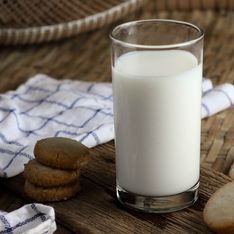 Boire un verre de lait aide-t-il vraiment à s’endormir ?