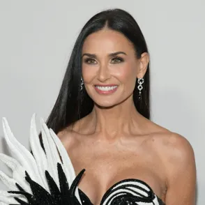Demi Moore: "Aceptar el presente, el mejor consejo para las familias de pacientes con demencia"