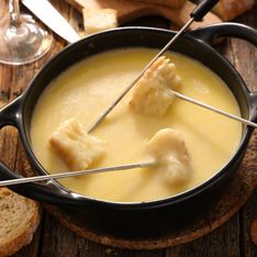 Voici comment faire une fondue beaucoup plus légère grâce à un seul fromage et ce n’est pas celui que vous pensez