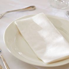 Voici pourquoi vous ne devriez pas plier votre serviette à la fin d’un repas !