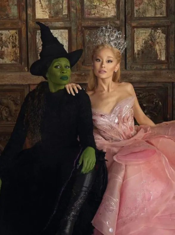 Ariana Grande y Cynthia Erivo presentan el tráiler durante la Super Bowl de su nuevo musical sobre el Mago de Oz