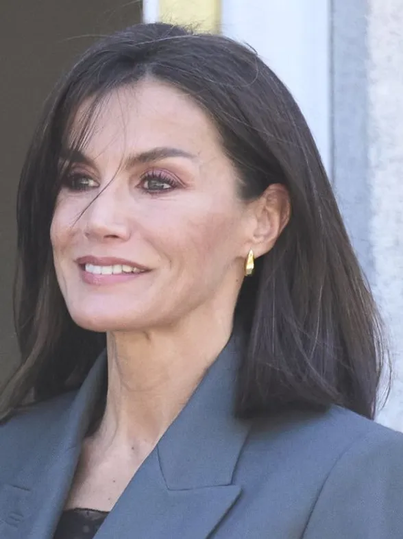 Letizia y su nuevo look: melena 'midi' y sobriedad para recibir al presidente de Paraguay