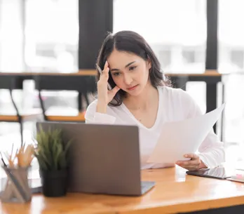 ¿Trabajas para vivir o vives para trabajar? Harvard te dice cómo ser feliz en el trabajo (sin importar el sueldo)