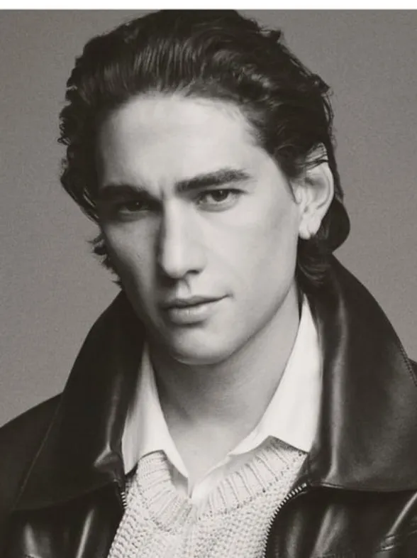 Enzo Vogrincic: De la nieve a la pasarela, el actor que conquista corazones (y Zara)
