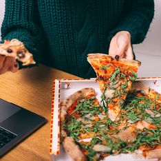Pourquoi c’est une mauvaise idée de manger devant votre ordinateur lors de votre pause déjeuner