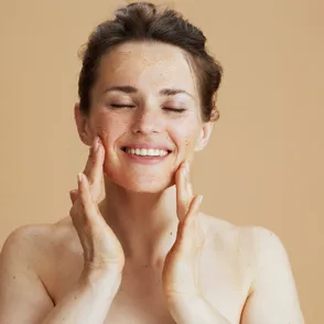 ¡Piel radiante sin esfuerzo! Descubre el secreto del peeling orgánico