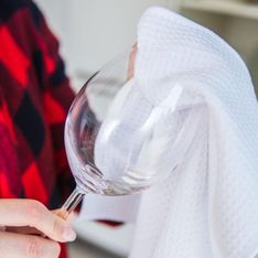 Voici comment nettoyer naturellement et efficacement vos verres à vin