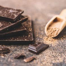 Le chocolat noir est-il réellement un meilleur choix que le chocolat au lait pour notre santé ?