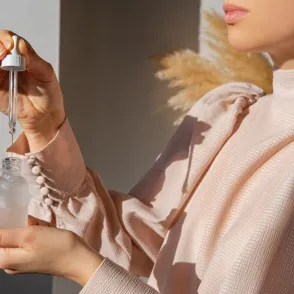 ¡Alerta cosmética! La UE restringe el Retinol: ¿Qué productos ya no podrás usar?