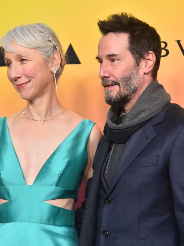 ¡Keanu y Alexandra reaparecen más enamorados que nunca! Beso apasionado en la Gala Moca 2024 y rumores de boda secreta