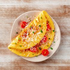 Cyril Lignac partage le secret pour éviter que votre omelette ne colle à la poêle