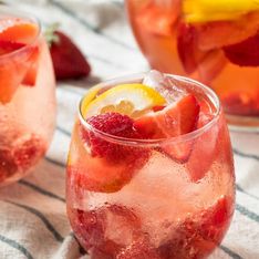 Voici comment préparer un spritz à la fraise pour changer de la recette classique au printemps