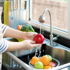 Cet expert révèle s’il faut vraiment laver nos fruits et légumes avant de les ranger