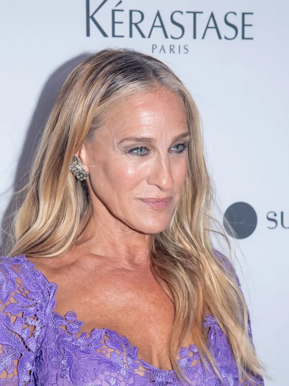 Mechas espiga: El truco de las famosas para disimular las canas con estilo