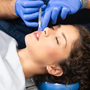 ¡Cuidado con los "retoques" estéticos! La Ley Sara llega en 2024 para proteger tu salud