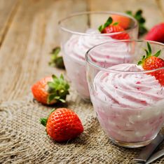 Faire une mousse aux fraises faible en calories ? C'est possible grâce à ces 3 ingrédients !
