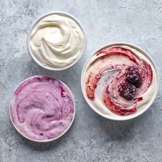 La recette super facile et rafraîchissante pour préparer un yaourt glacé sans sorbetière