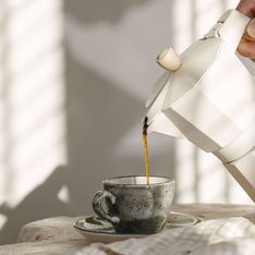 Pourquoi le café nous réveille ? L'explication scientifique surprenante de ce célèbre médecin !