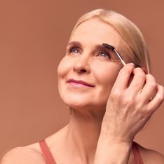 Los 5 principales errores que comenten las mujeres de 50 al maquillarse, según los expertos