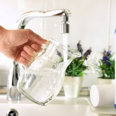 60 Millions de Consommateurs nous dévoile la meilleure solution pour filtrer l’eau du robinet