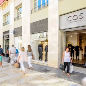 ¿Cuándo comienzan las rebajas de verano 2024 en nuestras tiendas favoritas? Estas son las fechas para Mango, H&M...